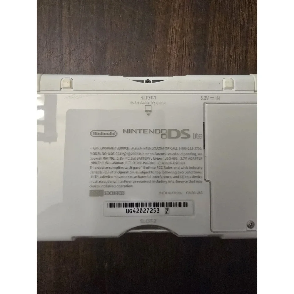 Nintendo DS Lite USG-001 White System with Charger and 5 Games